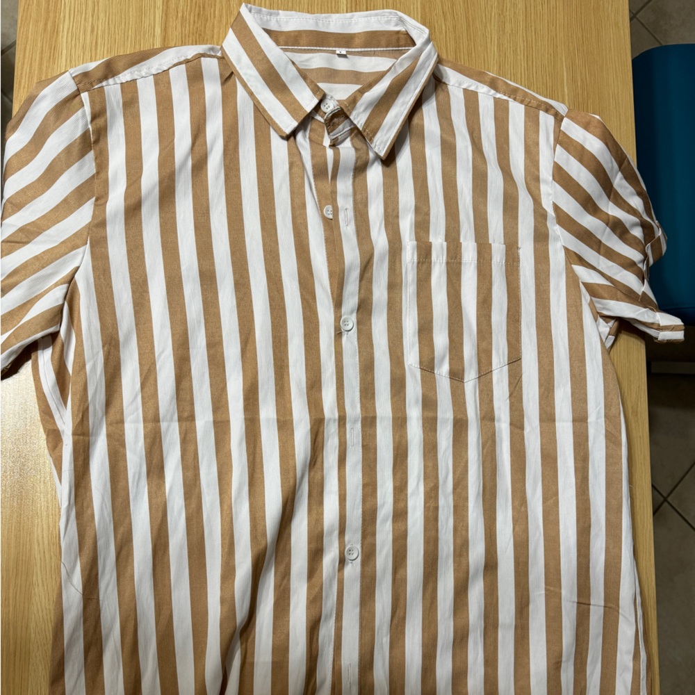 Men’s white and gold striped large short, sleeved beach shirt. Unworn.